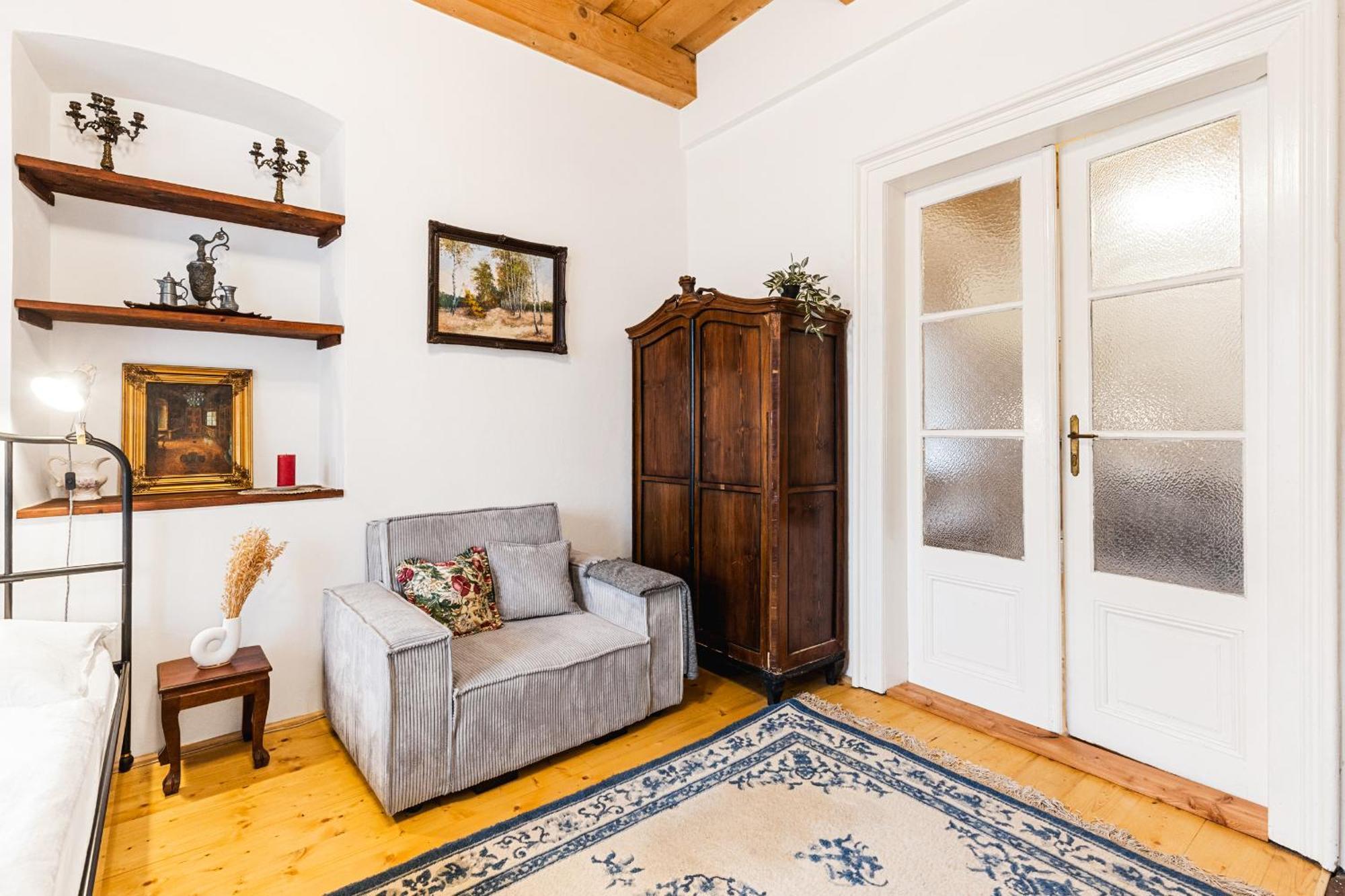 Sovi Dom- Historicke Apartmany Z 19 Storocia, 4Km Od Banskej Stiavnice Svätý Anton Exterior foto